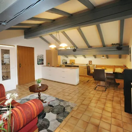 Apartman Spacious In With A Balcony Drachselsried