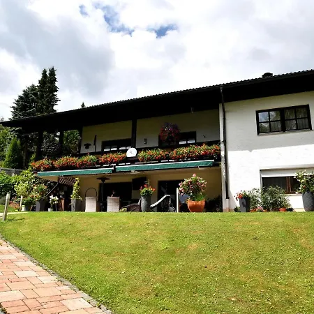 Spacious In With A Balcony * Drachselsried