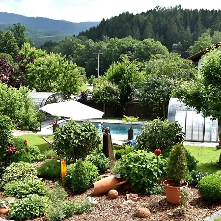 Spacious In With A Balcony Apartman Drachselsried